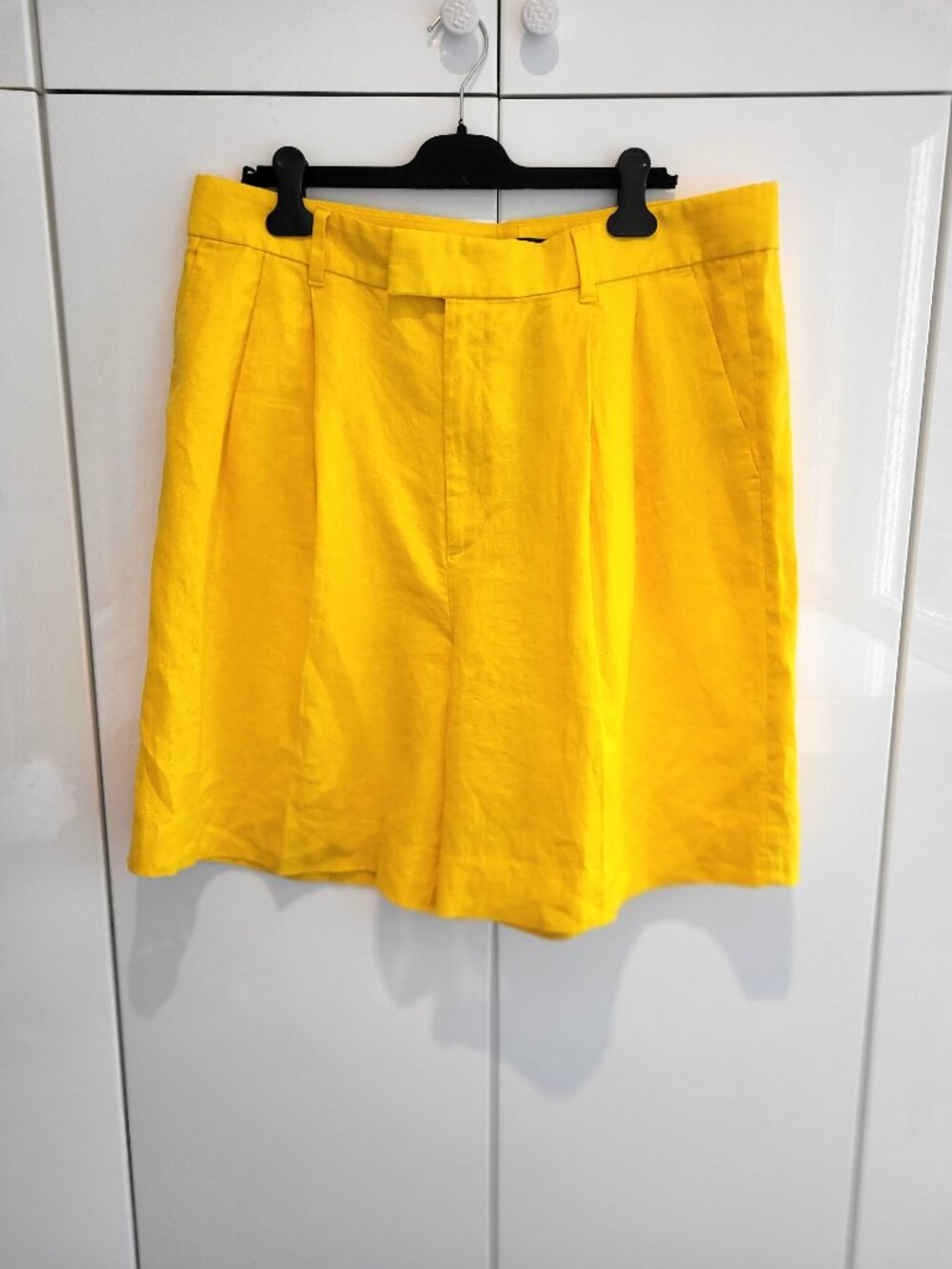 Banana Republic 100% Linen Butter Yellow Bermuda Shorts Size 18